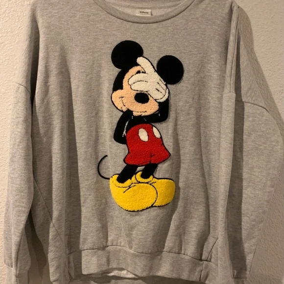 Mickey Mouse sweater- Lrg - Picture 3 of 5